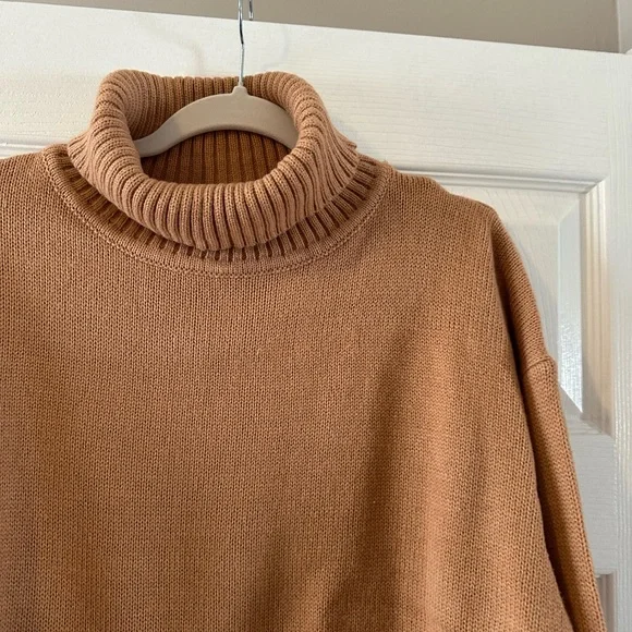 SHEIN Sweater - Picture 3 of 4